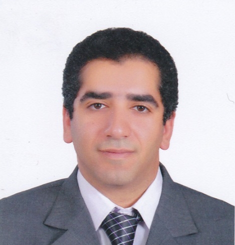 تهنئه عميد كليه الهندسه للدكتور/ احمد صلاح عبد الموجود لمنح سيادته اللقب العلمي استاذ مساعد بقسم الهندسه الميكانيكيه