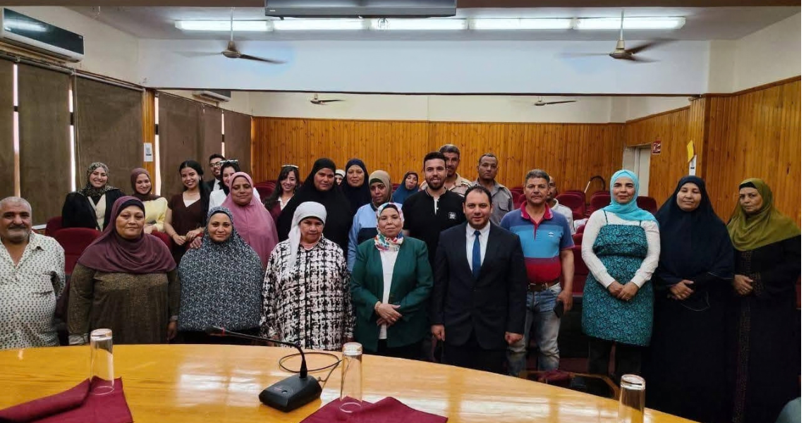 جامعة الفيوم: استمرار فعاليات مشروع التنور المجتمعي وندوة تأهيلية توعوية تحت شعار:- (معا لمحاربة الجهل بكافة صوره) بكلية السياحة والفنادق