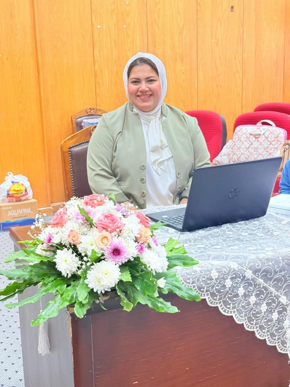 غدى حمدى إسماعيل المدرس المساعد بقسم اللغة الإنجليزية تحصد درجة الدكتوراة في الآداب تخصص قسم اللغة الإنجليزية 