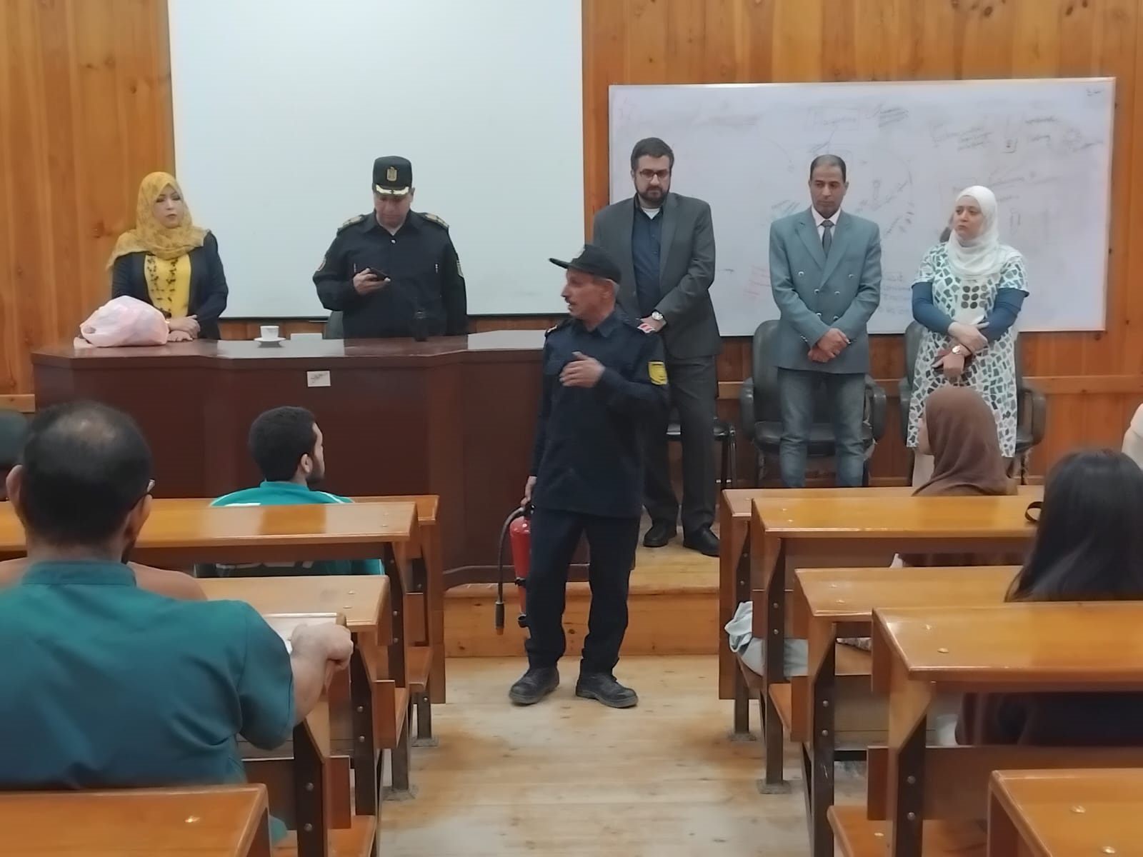 ورشة عمل تدربية تابعة لادارة وحدة الازمات والكوارث بكلية طب الأسنان جامعة الفيوم 