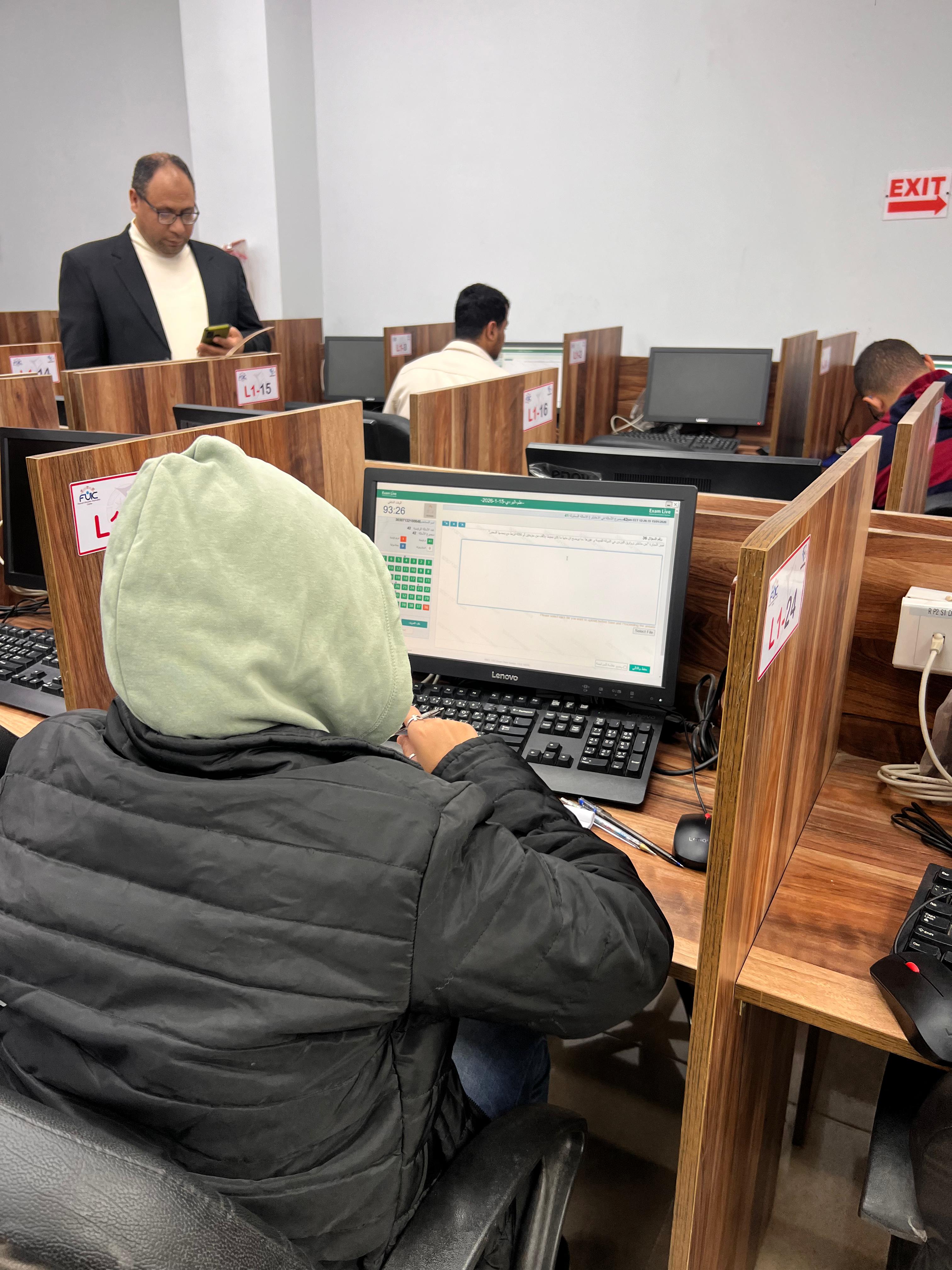 آداء طلاب كلية الآثار الإختبارات الإلكترونية