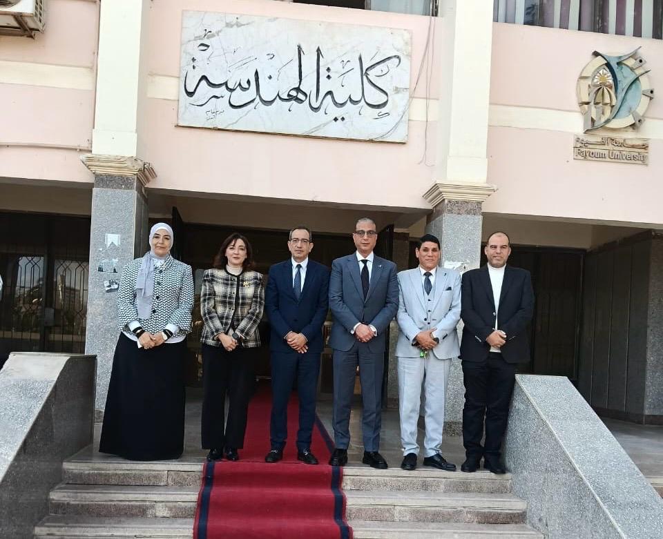 تهنئة معالى ا.د. ياسر مجدى حتاته رئيس الجامعة ومعالي د. احمد الانصارى محافظ الفيوم إلى أ.د. منى سليمان لتولى منصب عميد كلية الهندسة