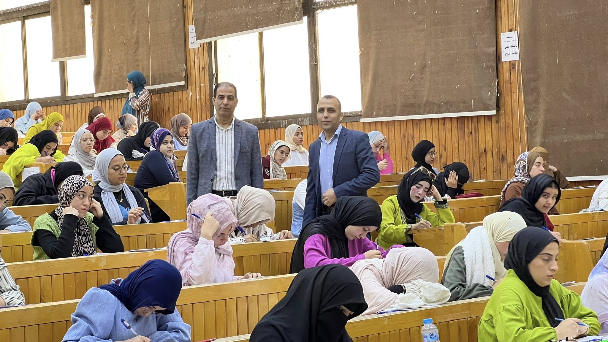 أ.د/ طاهر حسن محمد يتابع امتحانات نهاية الفصل الربيعي لبرنامج إدارة السياحة الرياضية