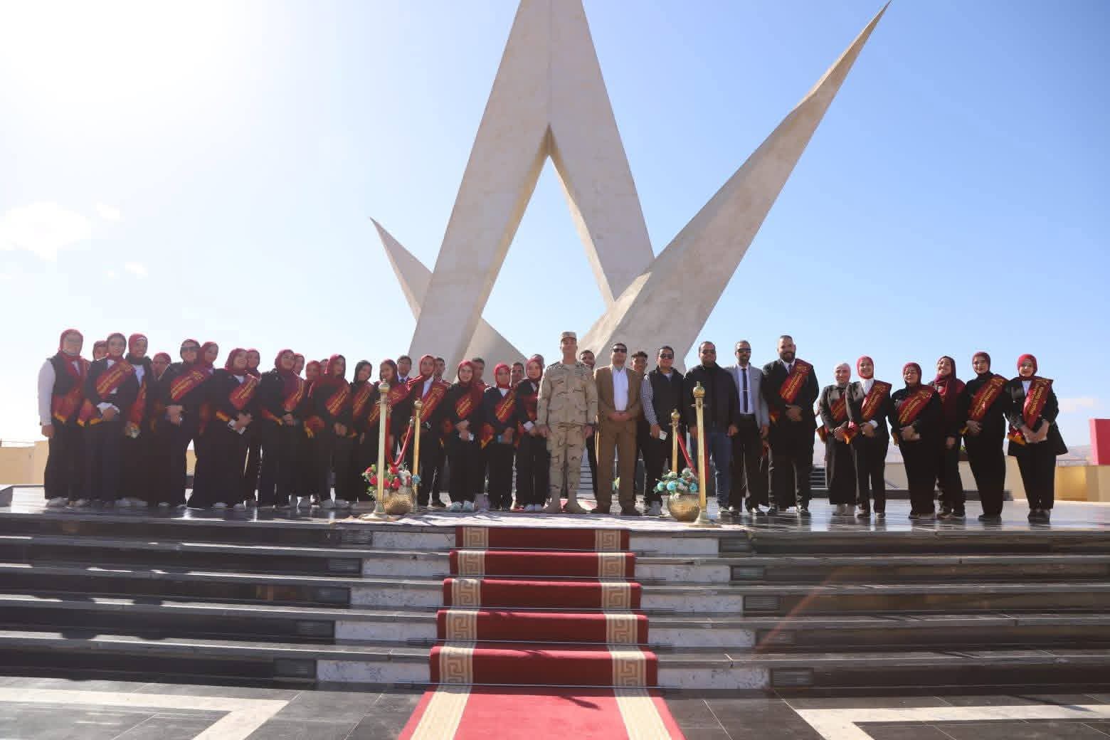  زيارة ميدانية لاتحاد طلاب كلية السياحة والفنادق إلى الجيش الثالث الميداني بالسويس 