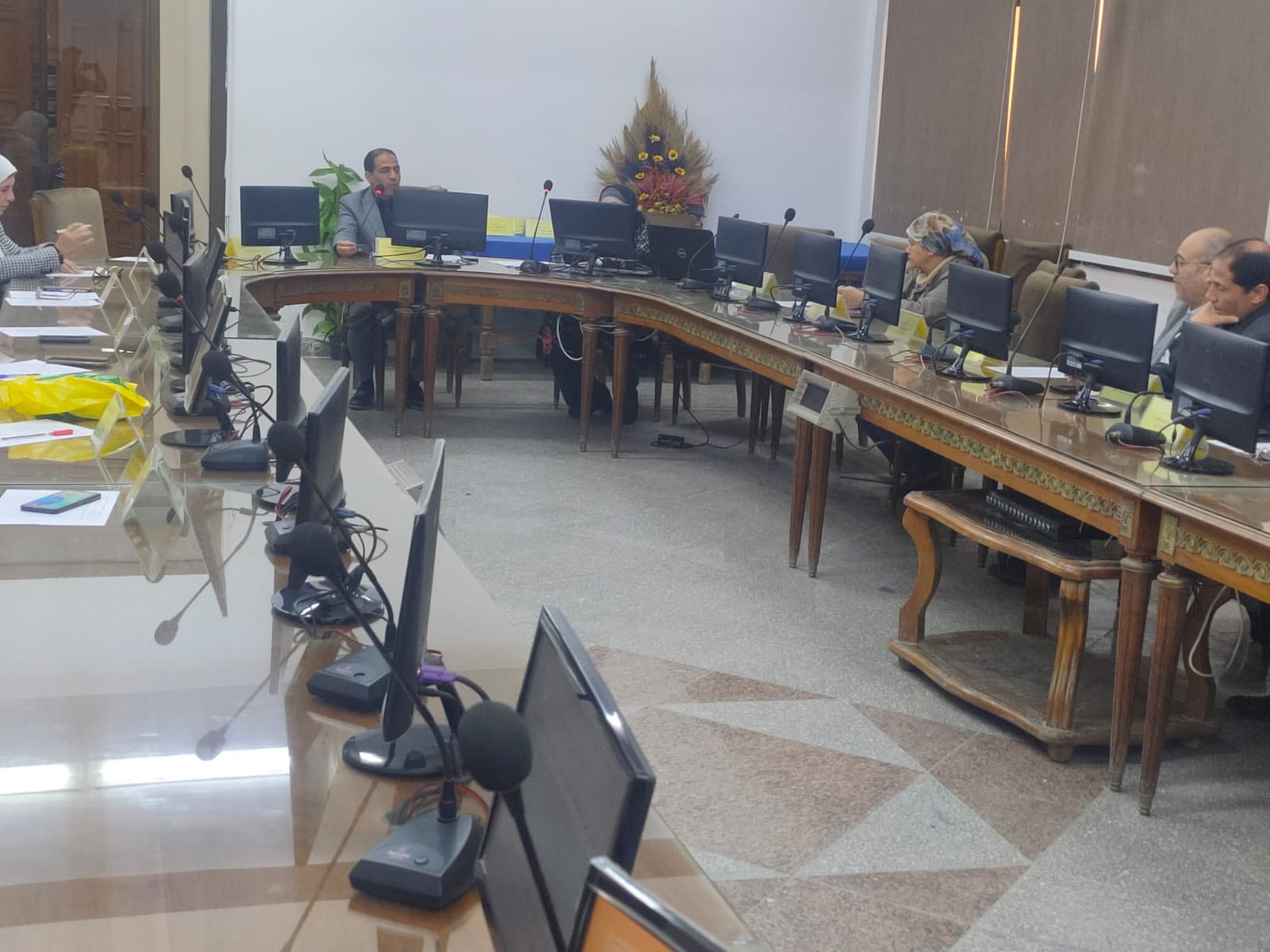  انعقاد مجلس كلية السياحة والفنادق عن شهر مارس