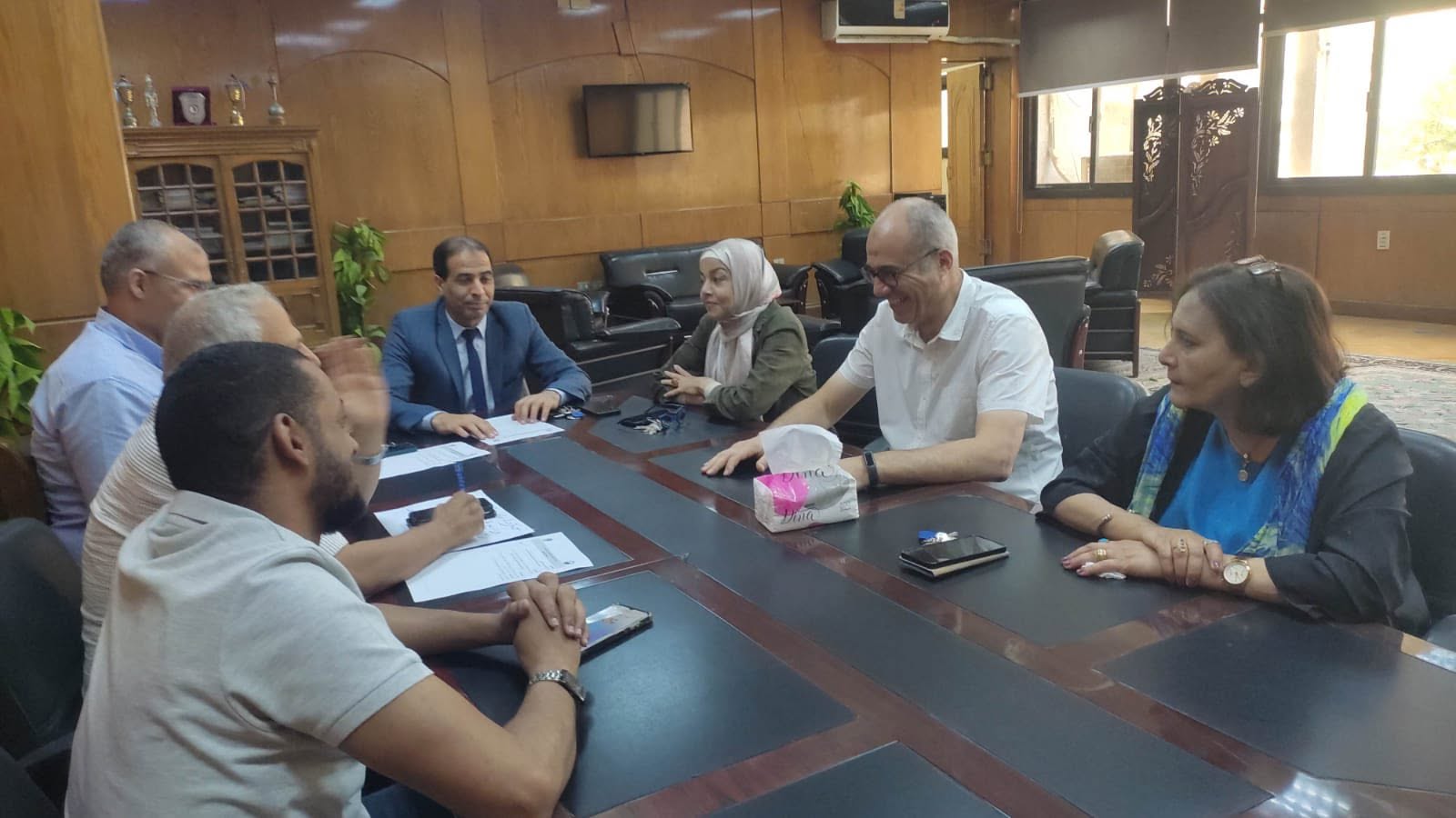انعقاد لجنة البرامج بكلية السياحة والفنادق لاعتماد نتائج البرامج الجديدة