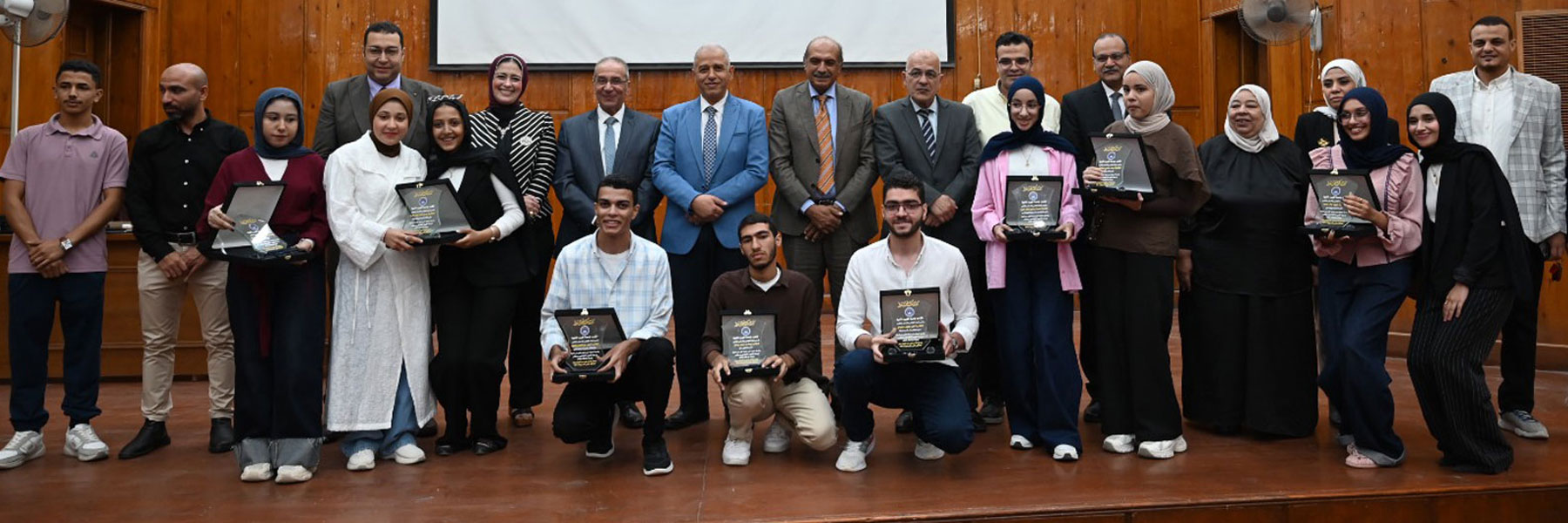 الأستاذ الدكتور شريف العطار يشهد حفل استقبال الطلاب الجدد بجامعة الفيوم الأهلية 