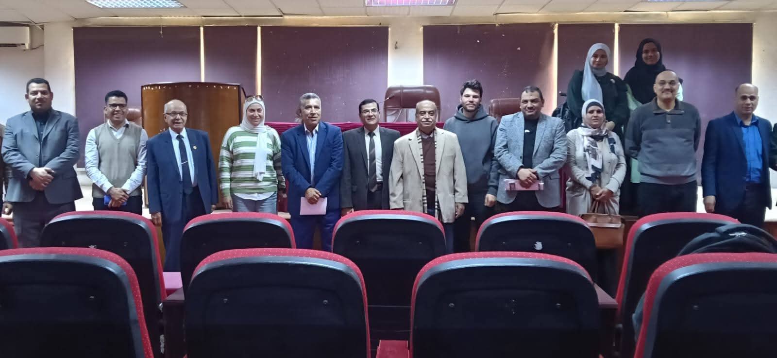 انطلاق المنتدى الثقافي لقسم الدراسات الأدبية بالكلية.