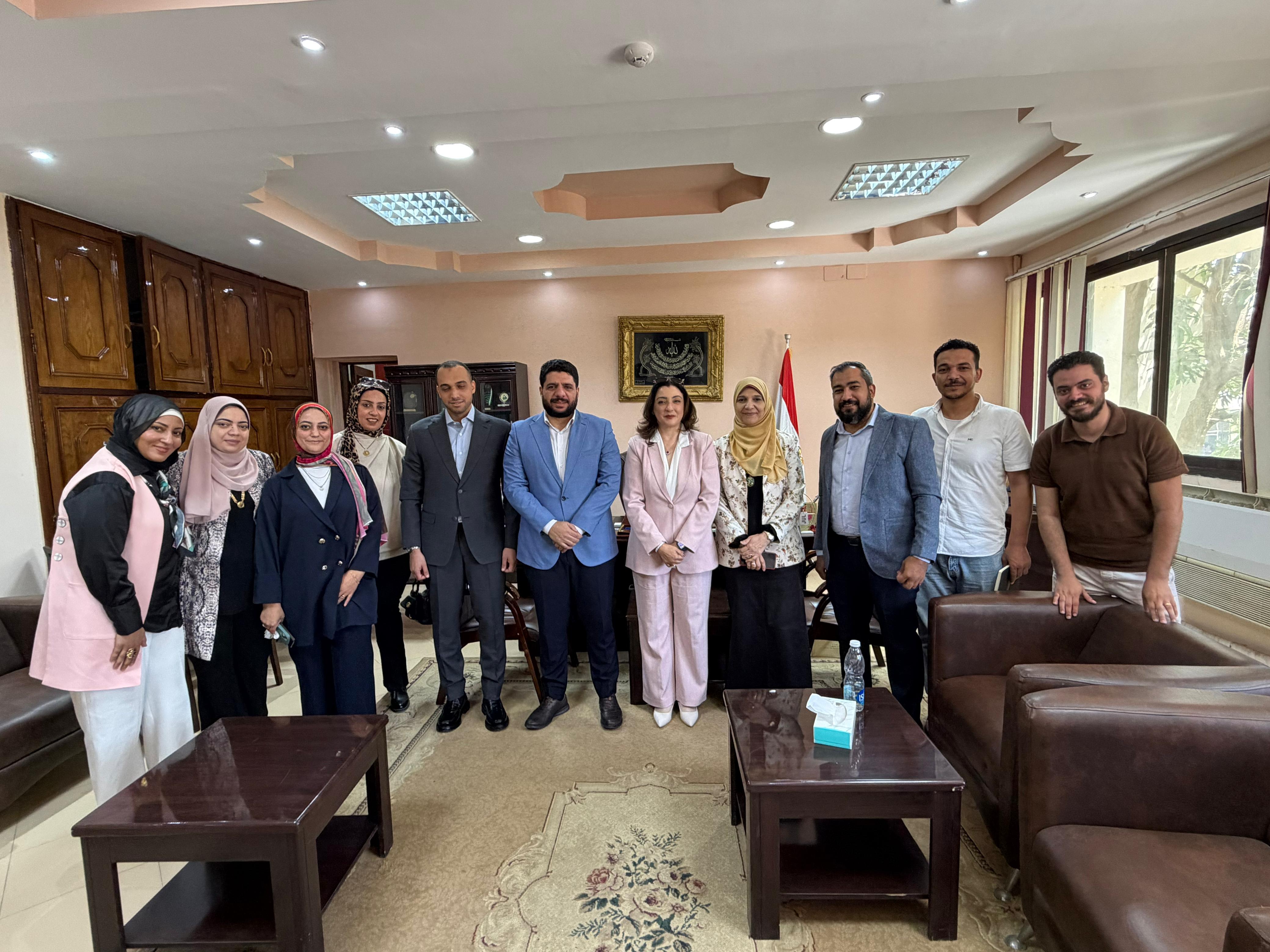 عميدة كلية الهندسة تستضيف نخبة من خبراء سوق العمل لتقييم كفاءة خريجي برنامج الهندسة المعمارية