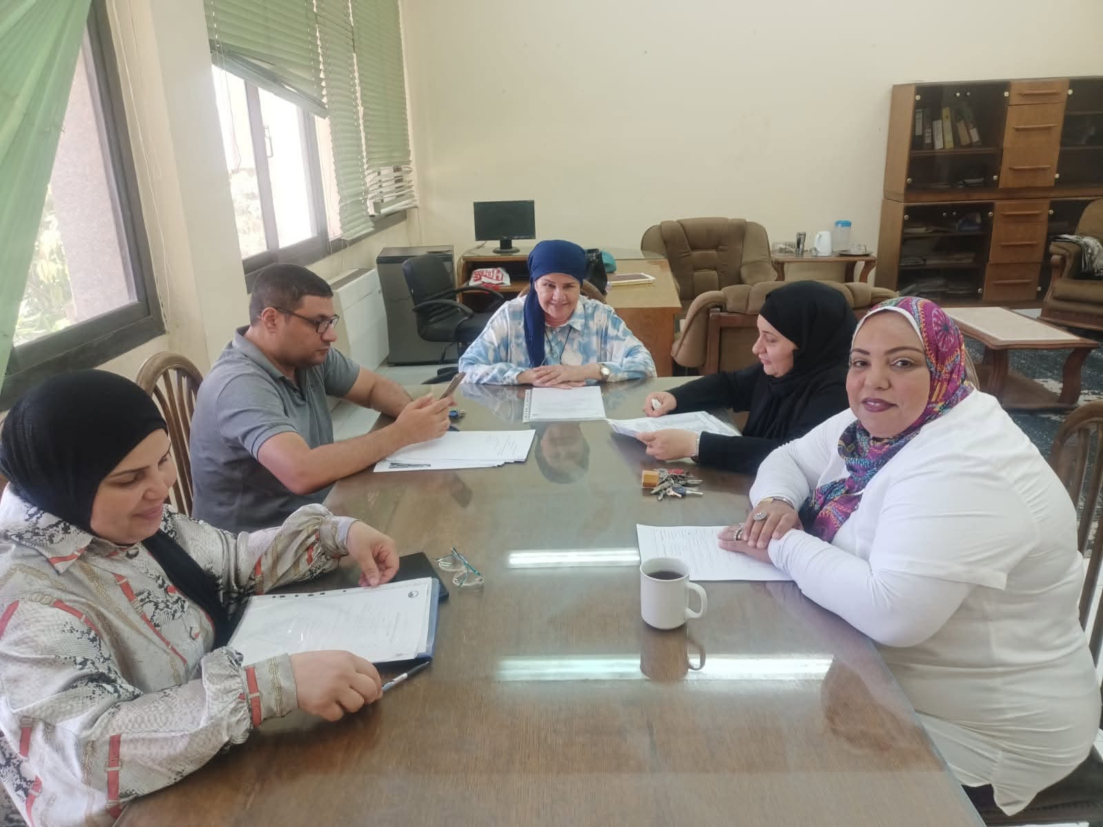 انعقاد لجنة شؤون خدمة المجتمع وتنمية البيئة بكلية السياحة والفنادق