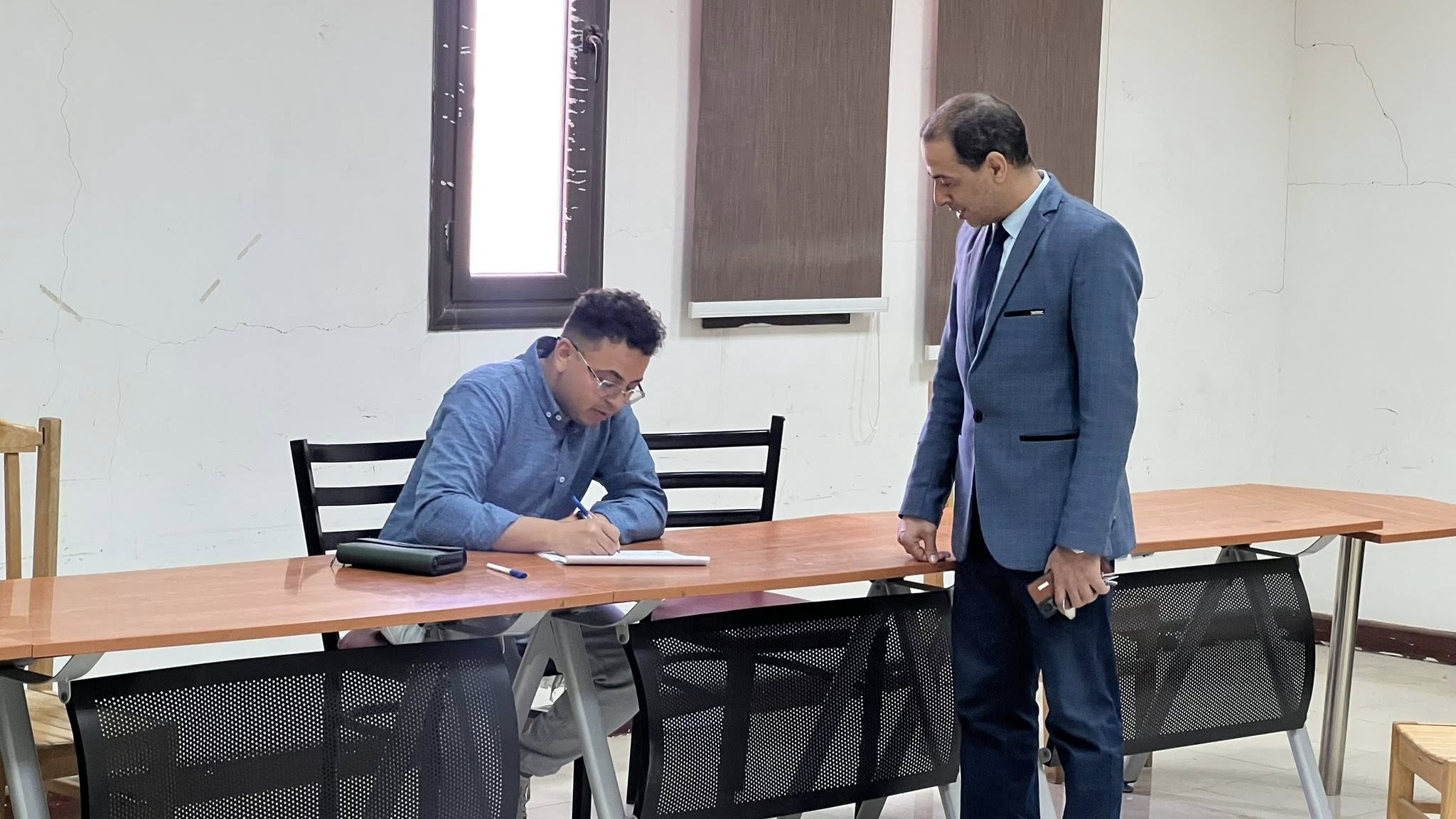 عميد كلية السياحة والفنادق يتابع امتحانات برنامج السياحة والفنادق المميز