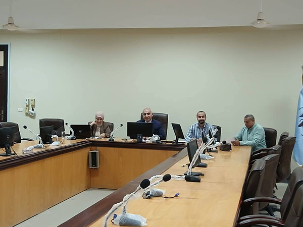 اجتماع لجنة الاشراف الداخلية لبرامج الصيدلة الإكلينيكية رقم (١٠٣) 