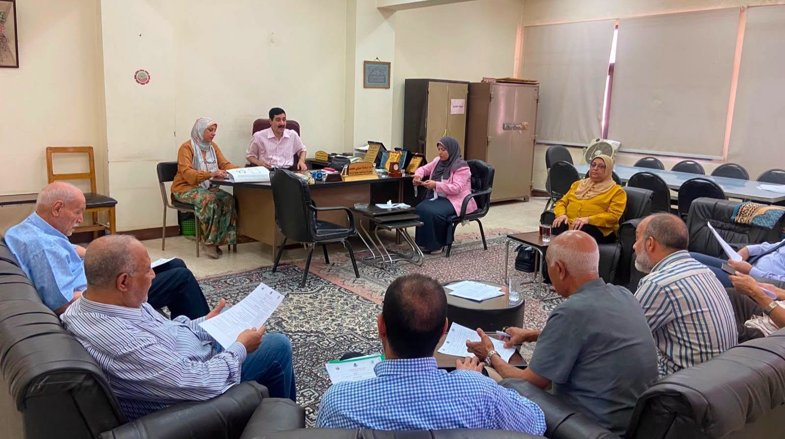 عقد إجتماع لجنة الدراسات العليا والبحوث