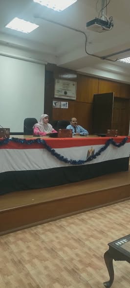 اجتماع الاستاذ الدكتور عميد الكلية مع طلاب الدراسات العليا بالكلية 