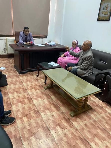 اجتماع مديري المراكز بالكلية مع الأستاذ عبد الناصر البكري والأستاذة عبير محمد، مسؤول المراكز بالجامعة 