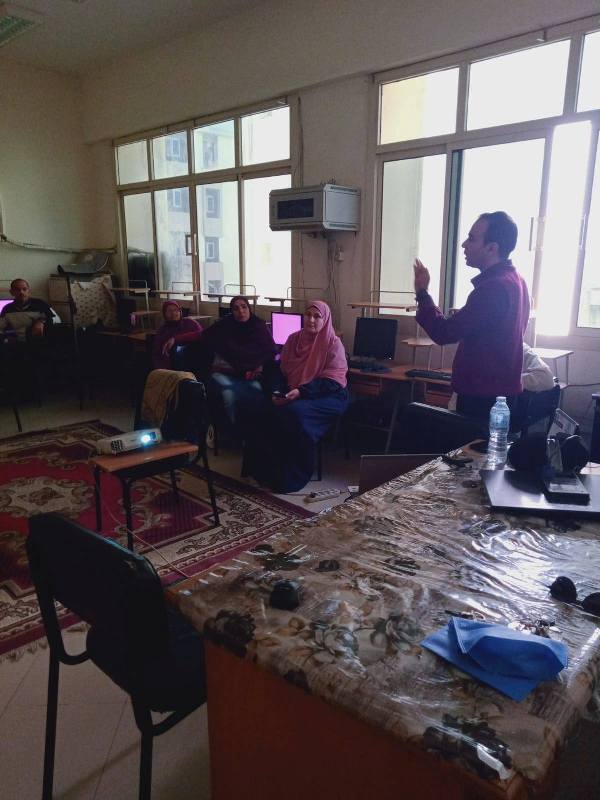 دورة تدريبية للسادة الإداريين 