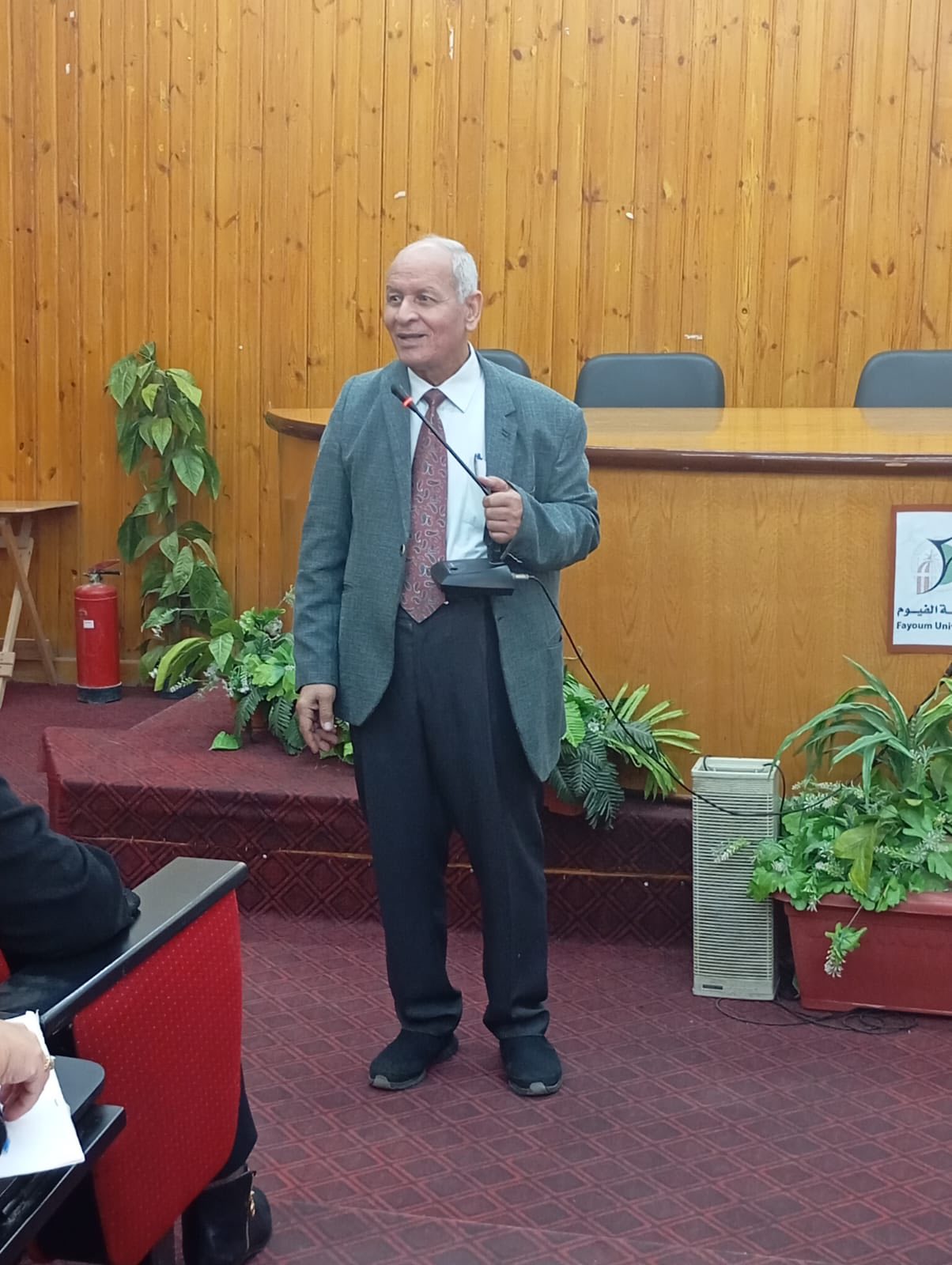  اجتماع أكاديمي لمتابعة استعدادات الكلية للاعتماد المؤسسي بكلية السياحة والفنادق