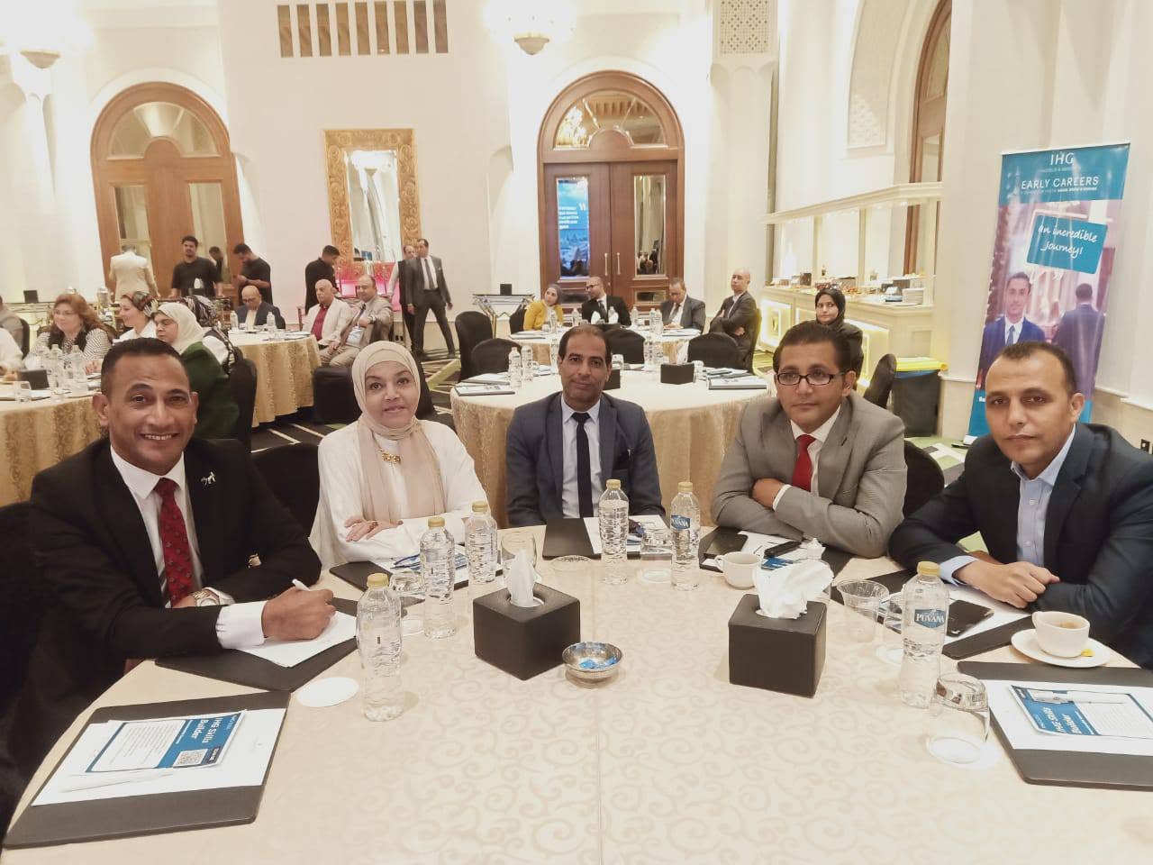 كلية السياحة والفنادق تشارك في ورشة عمل مع مجموعة إنتركونتيننتال وأكاديمية IHG للتدريب