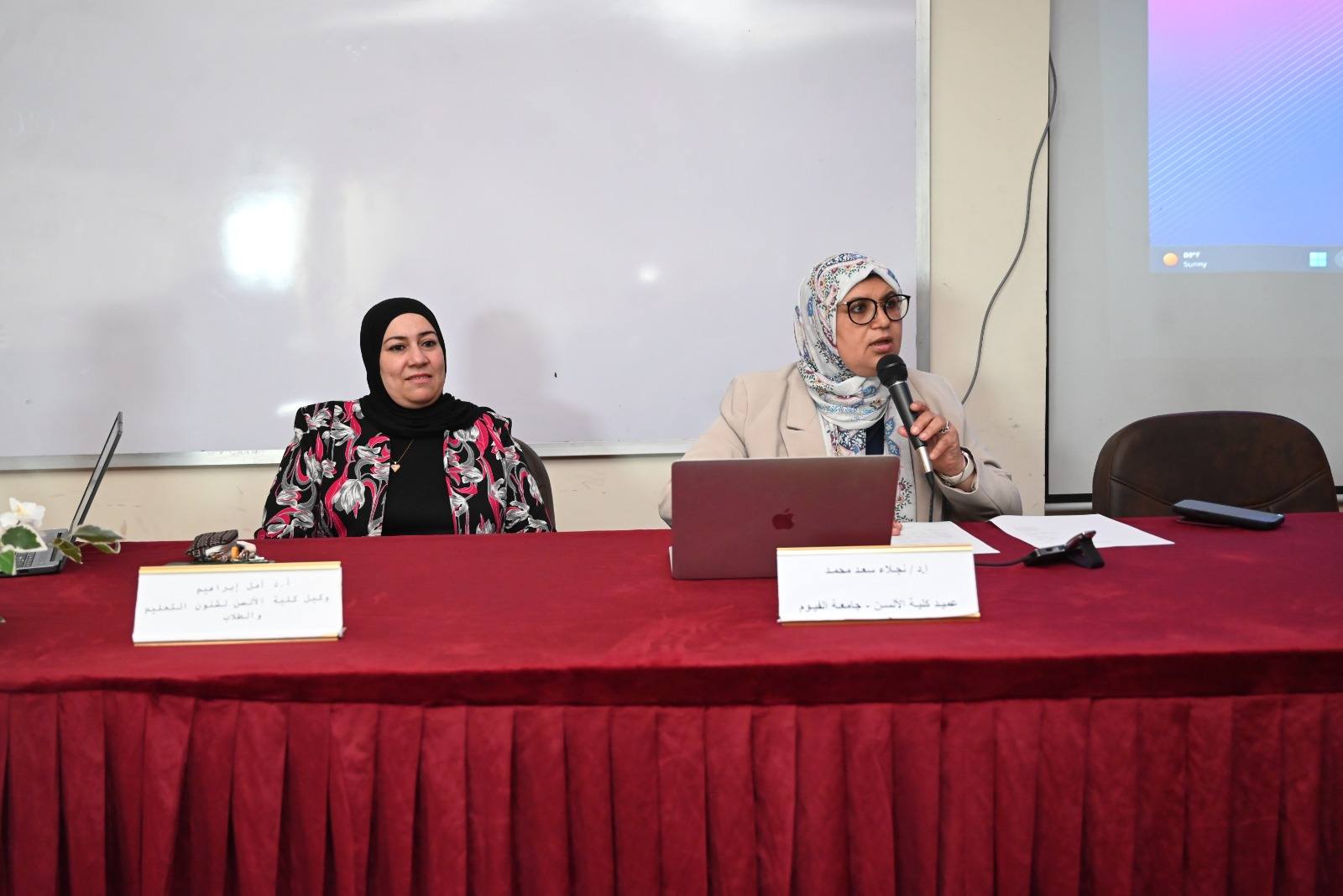 كلية الألسن تستعرض أهم الأنشطة والإنجازات خلال الفترة الماضية