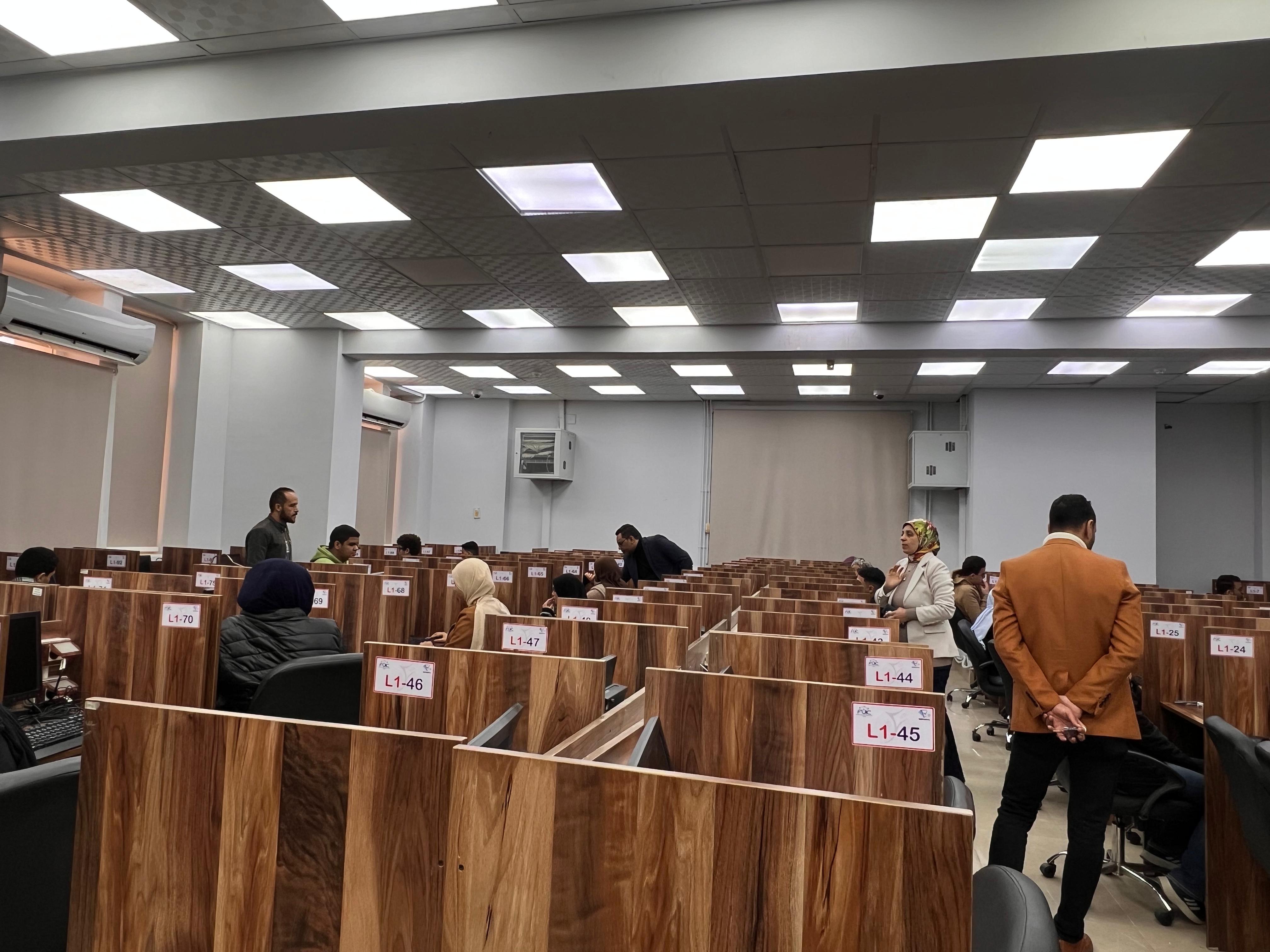 آداء طلاب كلية الآثار الإختبارات الإلكترونية