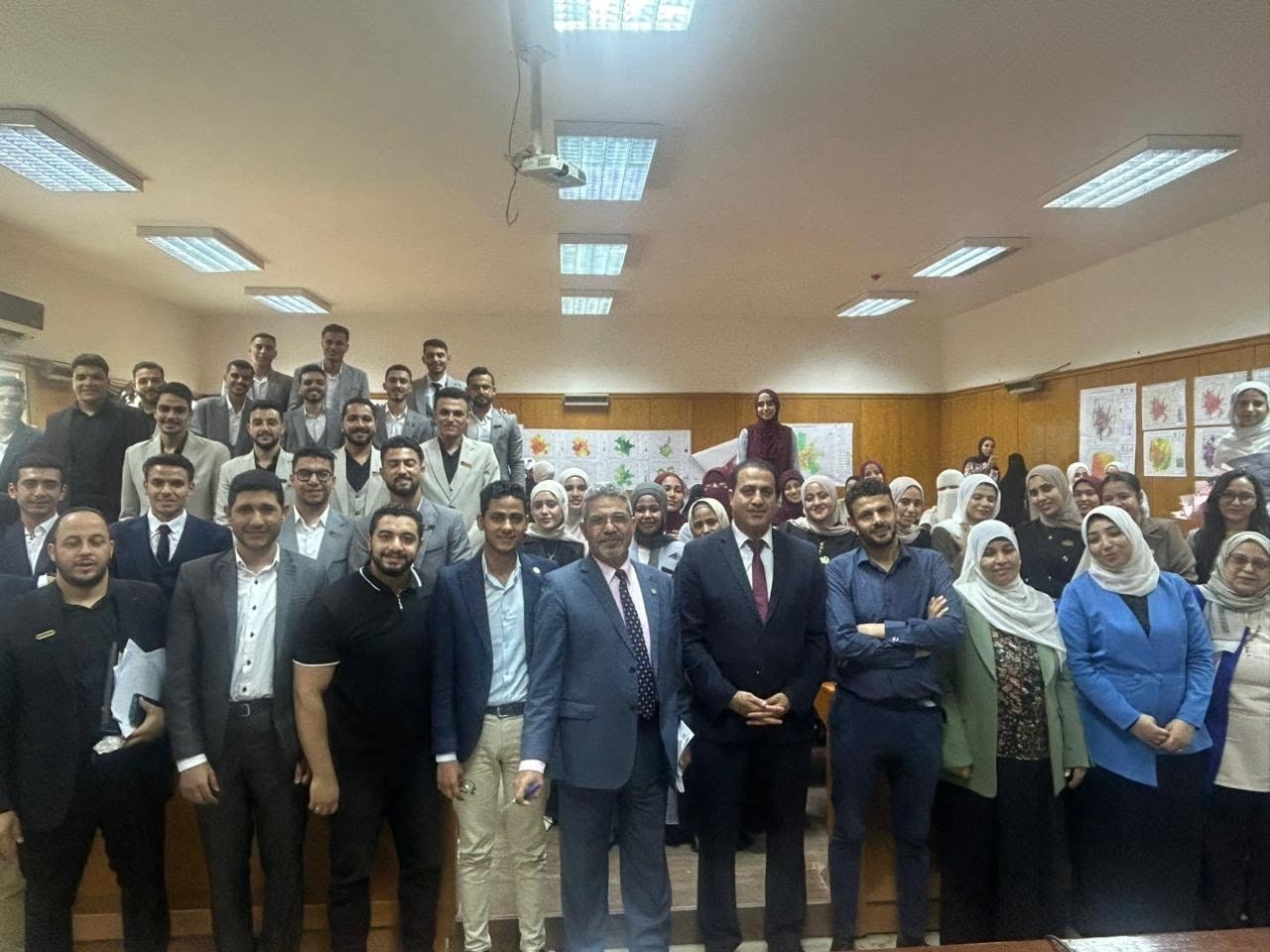 بذكاء اصطناعي وخرائط تفاعلية.. طلاب جغرافيا الفيوم يطلقون 3 مشاريع تخرج تخدم المدينة وتدعم القرار