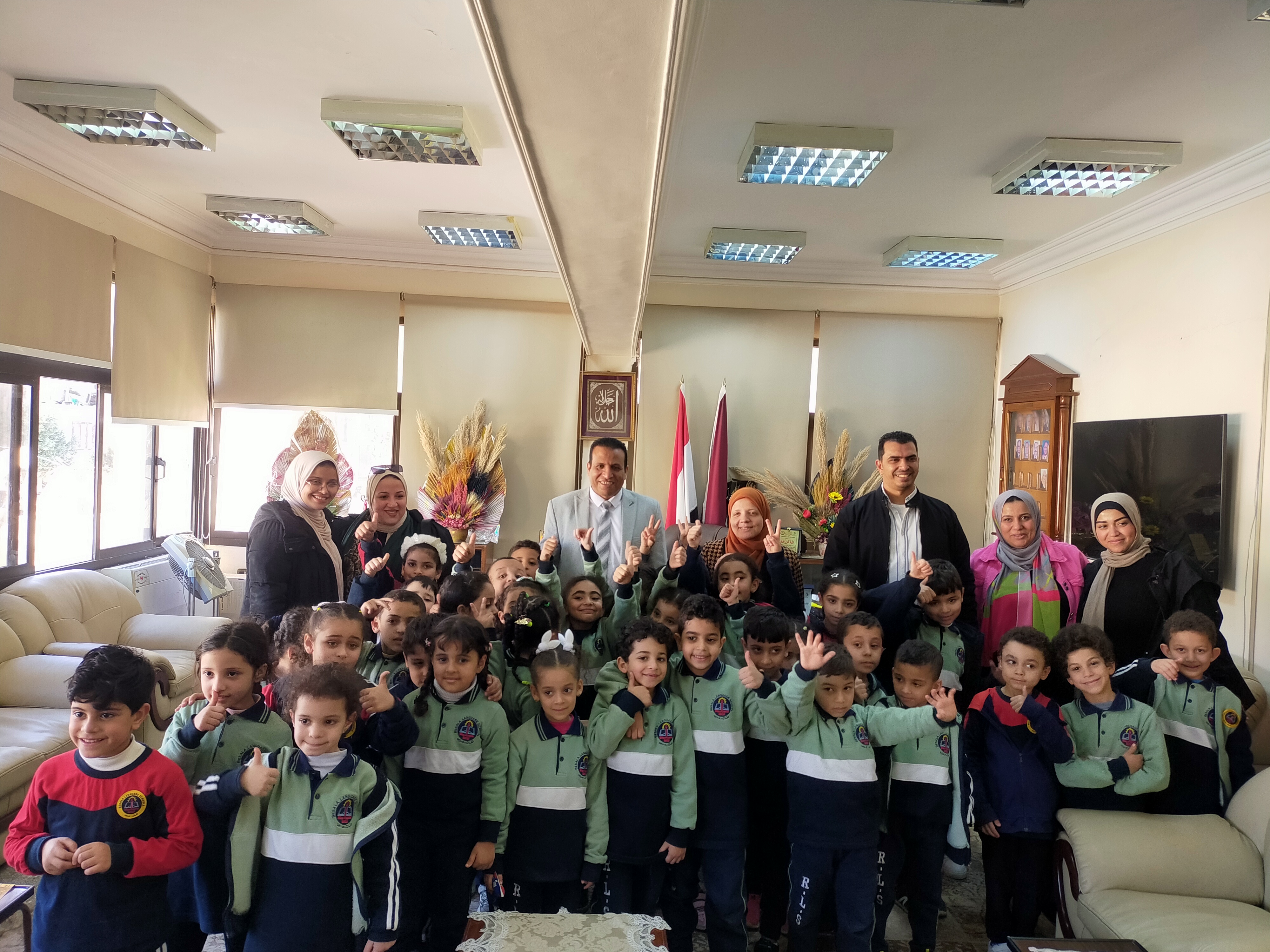 زيارة وفد من طلاب مدرسة الرسالة لغات الخاصة للكلية