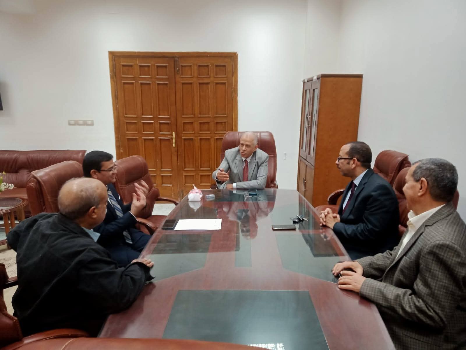 اجتماع مجلس إدارة مركز التدريب والتدقيق اللغوي برئاسة الأستاذ الدكتور/ شريف العطار.