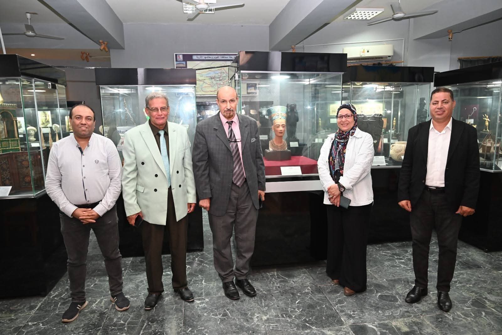 جانب من الزيارات اليومية لمتحف الكلية التعليمي