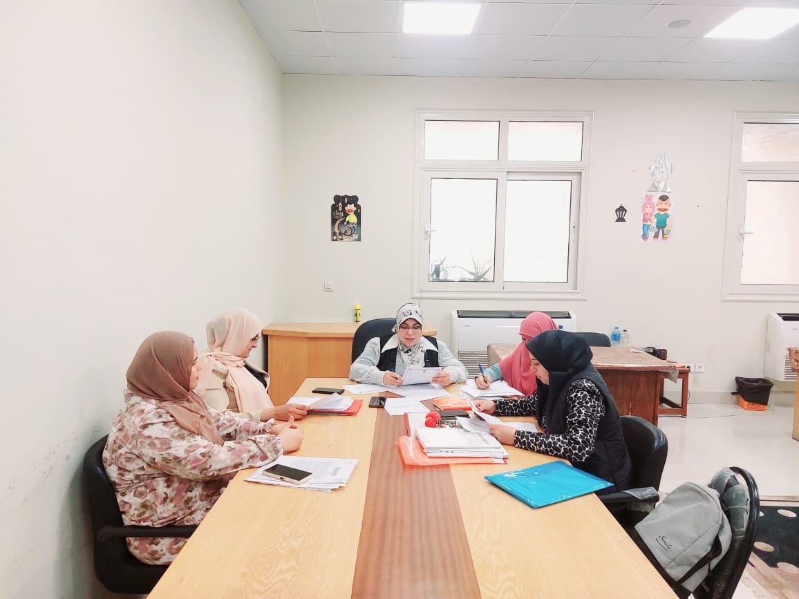 تحت اشراف ا.د امل ابراهيم فؤاد عميد الكلية ورئيس مجلس إدارة وحدة الجودة تم بفضل الله الانتهاء من مراجعة معيار الجهاز الادارى