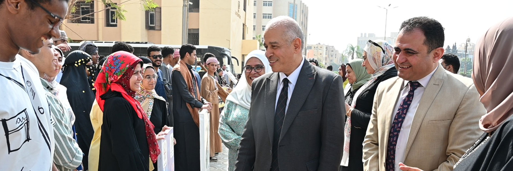   الخيمة التراثية وكرنفال " البس ما يحلو لك" على مستوى الكليات