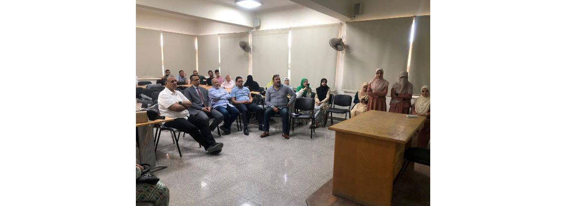 مناقشة بعض مشروعات التخرج لطلاب الفرقة الرابعة قسم الكيمياء الحيوية