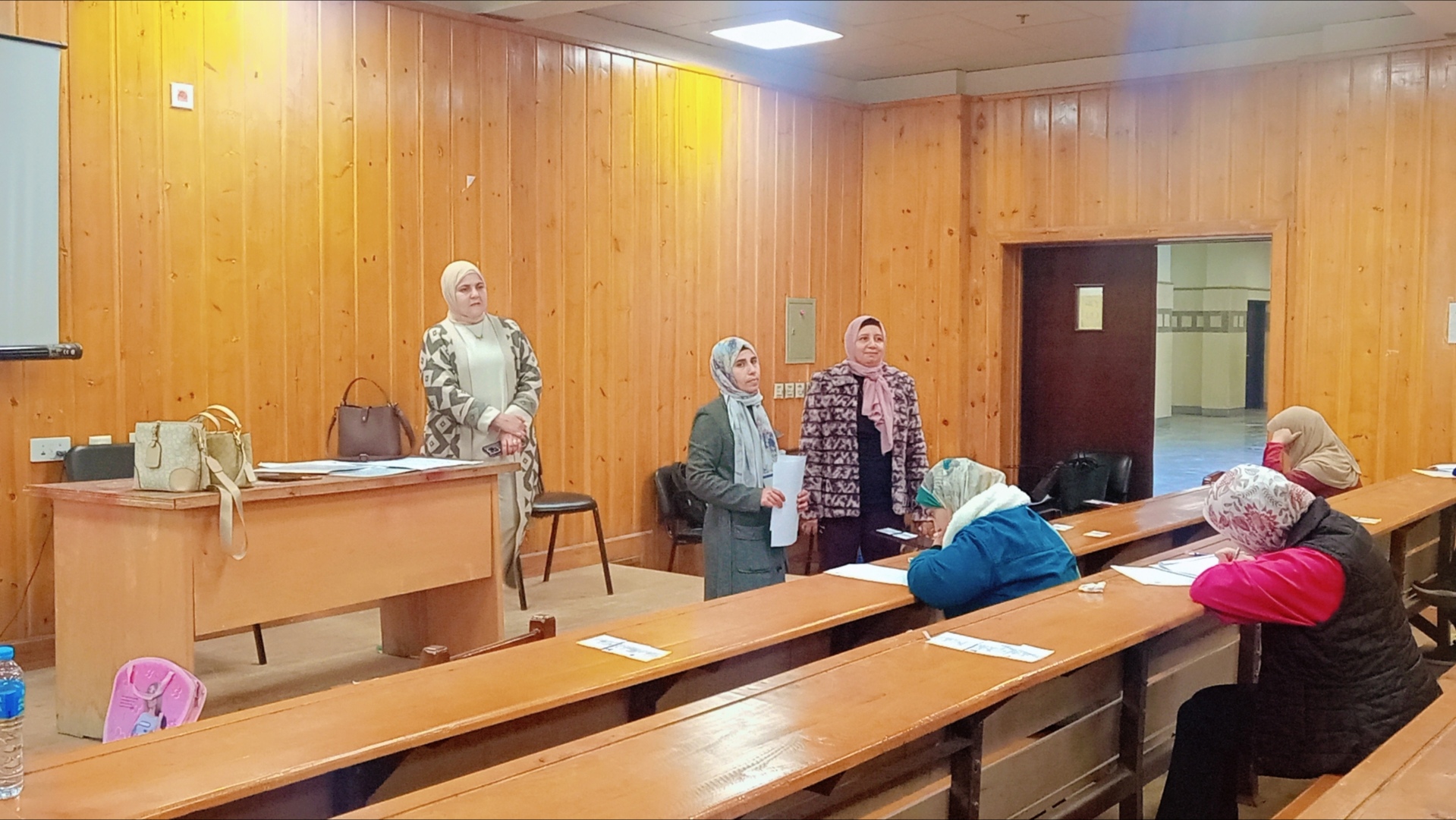 بدء العملية الامتحانية لمرحلة الدراسات العليا الفصل الدراسى الأول للعام الجامعى 2025 - 2026 