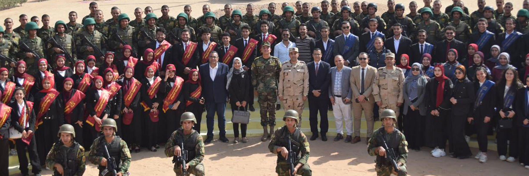 زيارة طلاب جامعة الفيوم لوحدة المظلات بأنشاص