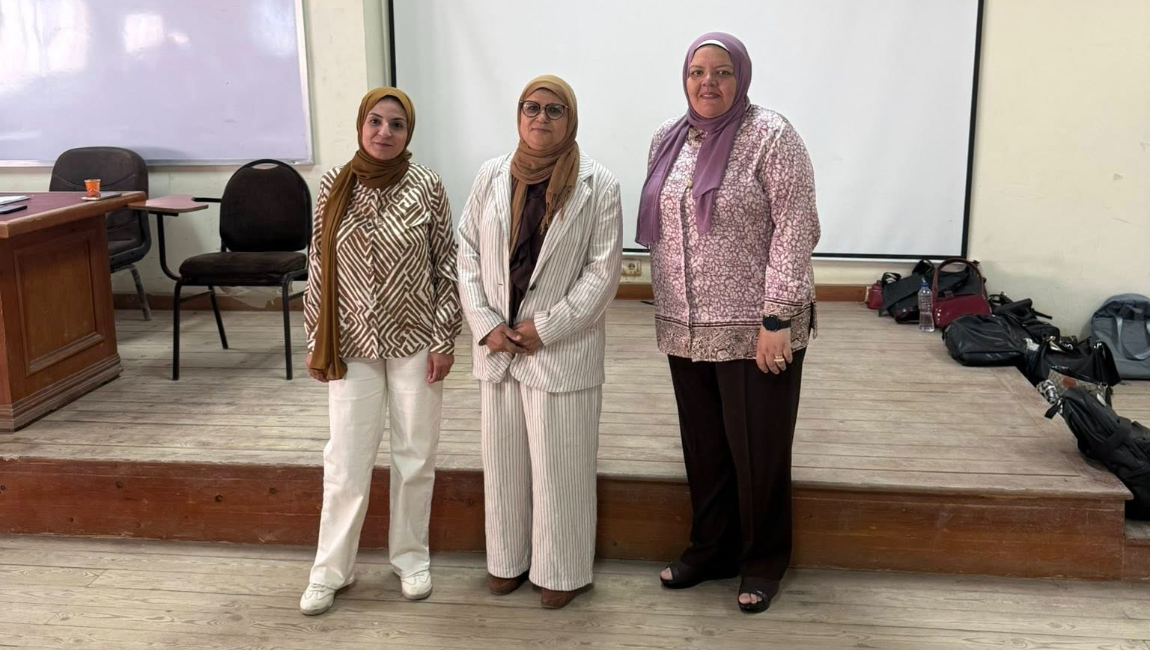 عميد كلية الألسن تتفقد سير الامتحانات بجامعة الفيوم