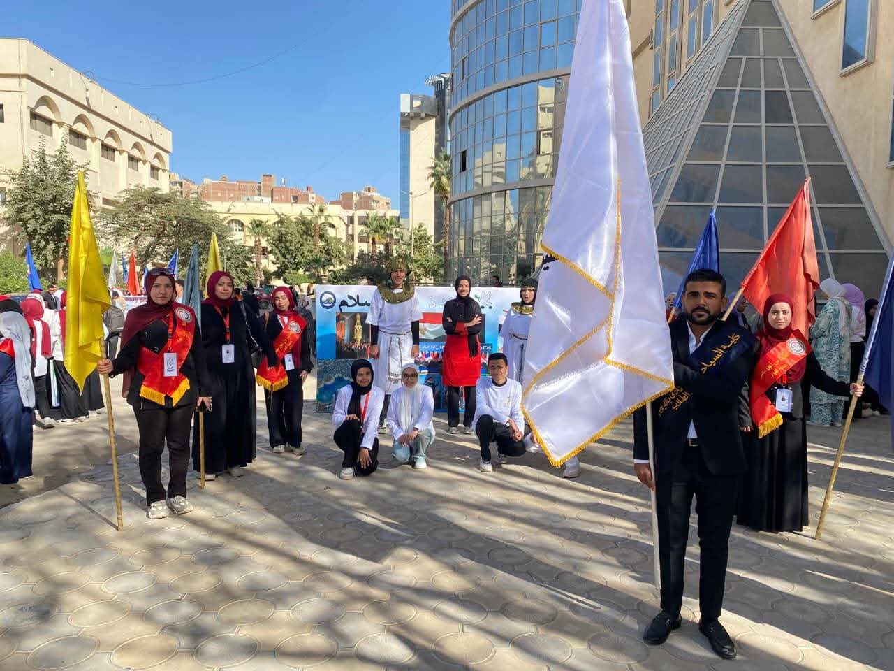مشاركة كلية السياحة والفنادق في طابور عرض الأسر الطلابية – جامعة الفيوم