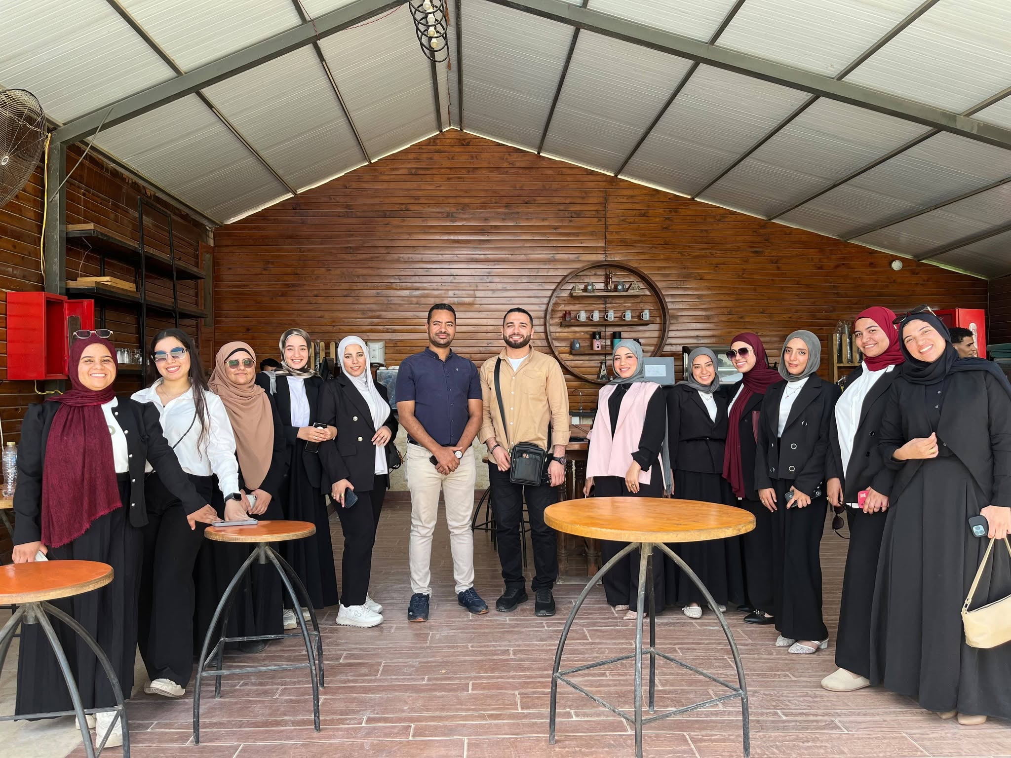 كلية السياحة والفنادق بجامعة الفيوم تنظم تدريبًا ميدانيًا لطلاب المستويين الثاني والثالث بفندق تونس بيراميدز