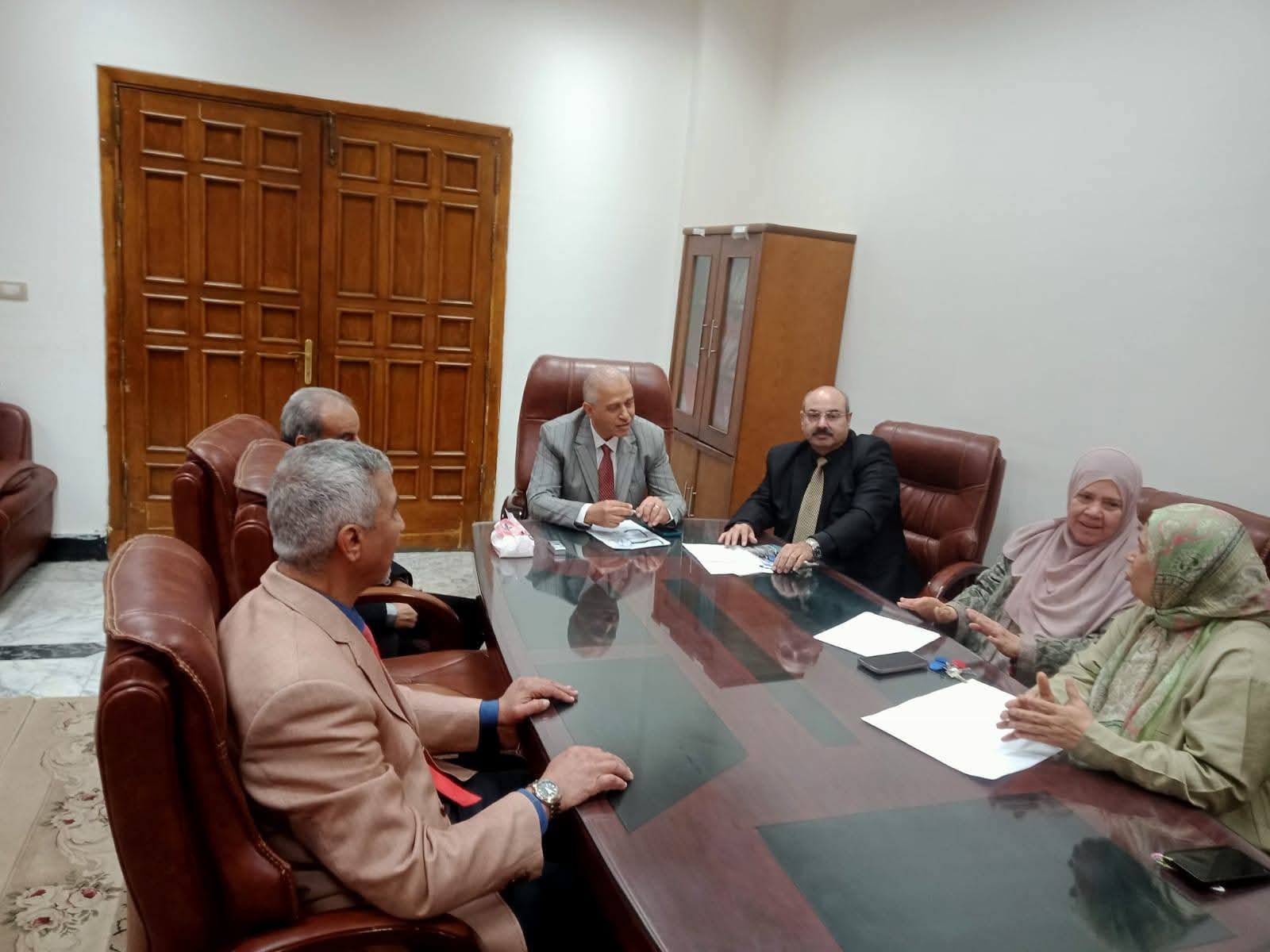 اجتماع مجلس إدارة مجلة كلية دار العلوم بجامعة الفيوم برئاسة أ.د/ شريف العطار.