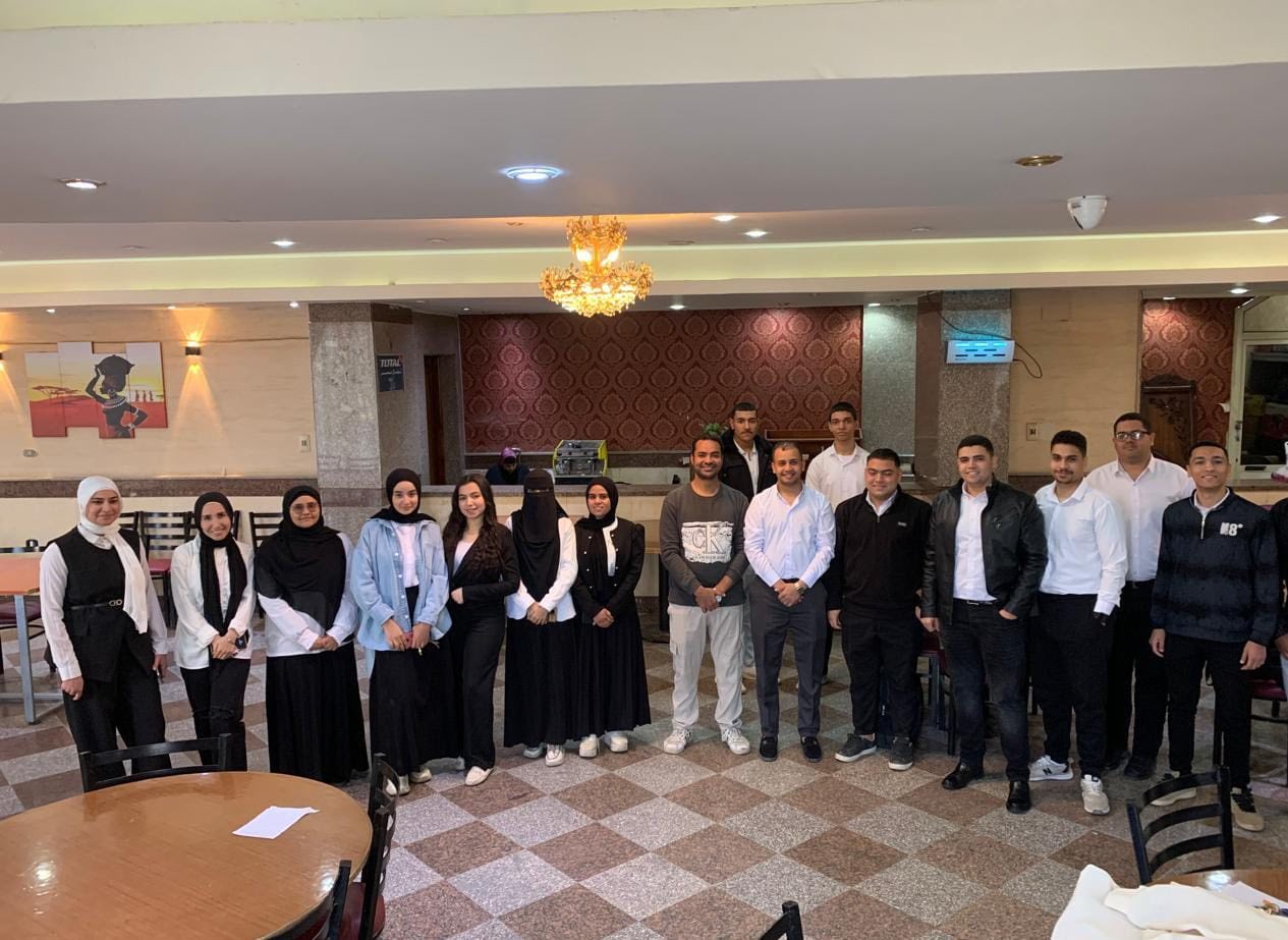 تدريب عملي مقرر إدارة المطاعم لطلاب المستوى الثاني ببرنامج إدارة الأعمال في الضيافة 