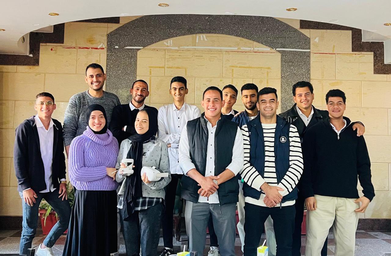 تدريب ميداني لطلاب المستوى الثالث – برنامج إدارة الأعمال في الضيافة باستخدام تقنيات الواقع الافتراضي (VR) بالفندق التعليمي، كلية السياحة والفنادق – جامعة الفيوم 