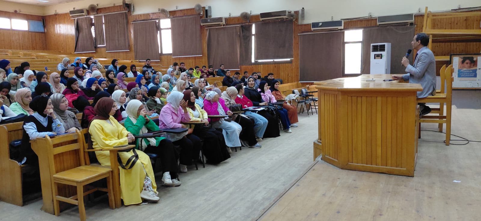 لقاء "اسأل العميد" بكلية السياحة والفنادق – جامعة الفيوم