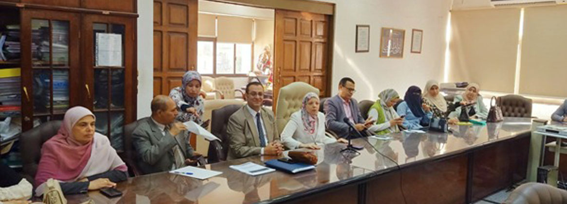 ورشة عمل عن "التقييم الذاتي وإعداد ملفات البرامج التعليمية للاعتماد"