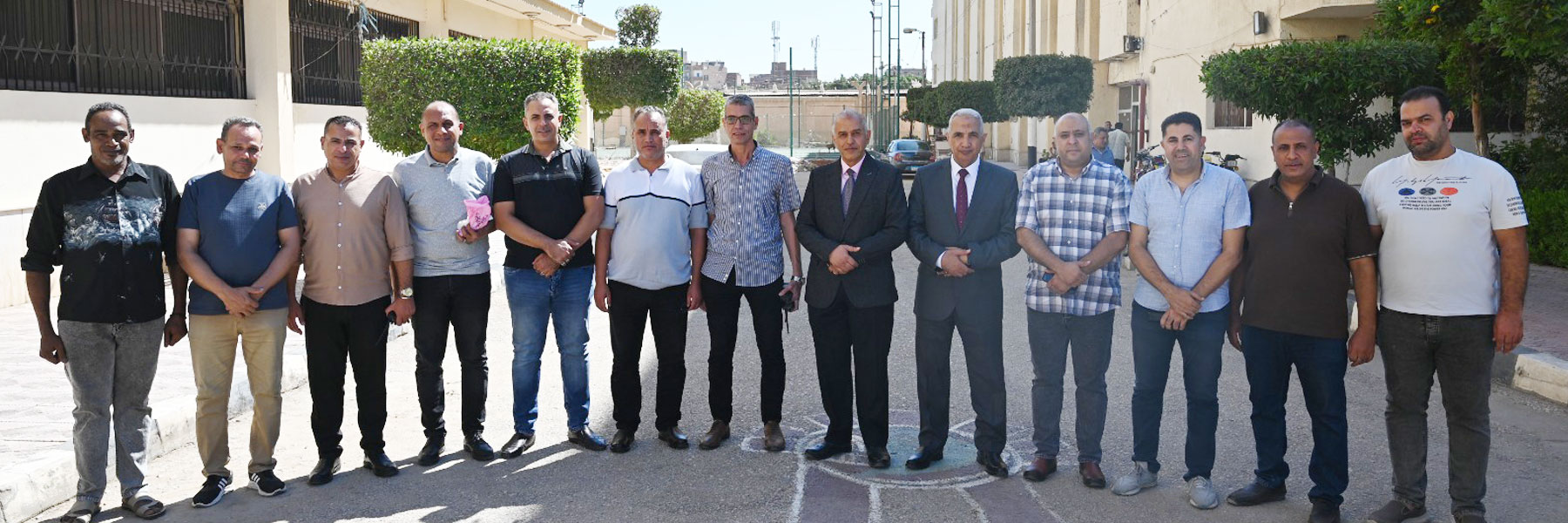 رئيس جامعة الفيوم يتفقد سير عملية التسكين والكشف الطبي بالمدن الجامعية والإدارة الطبية 
