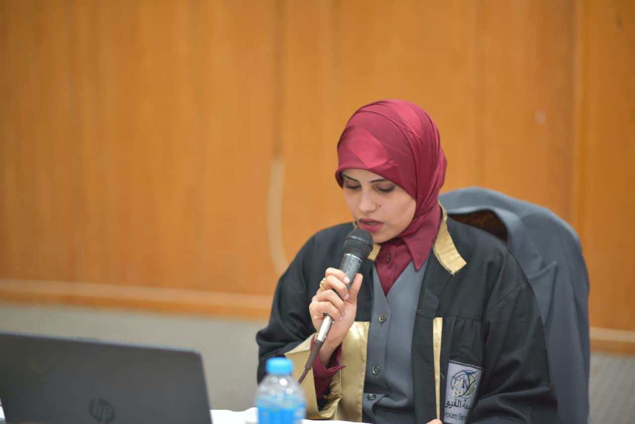 حصول دعاء محمد المعيدة بقسم اللغة الفرنسية على درجة الماجستير بامتياز 