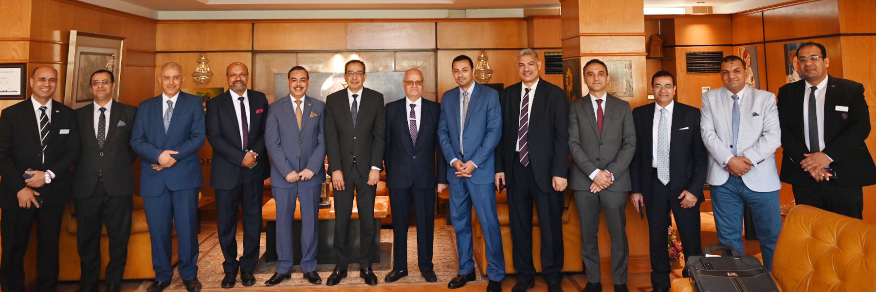 رئيس الجامعة يستقبل فريق الهيئة القومية لضمان جودة التعليم والإعتماد بكلية دار العلوم