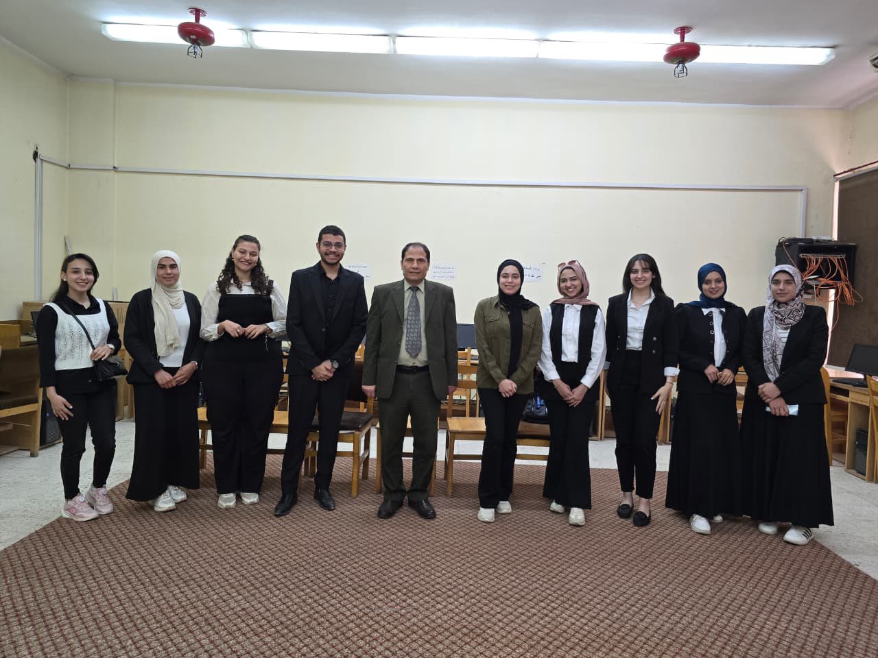 تدريب طلاب المستوى الرابع على حجوزات الطيران ببرنامج إدارة الأعمال في الضيافة