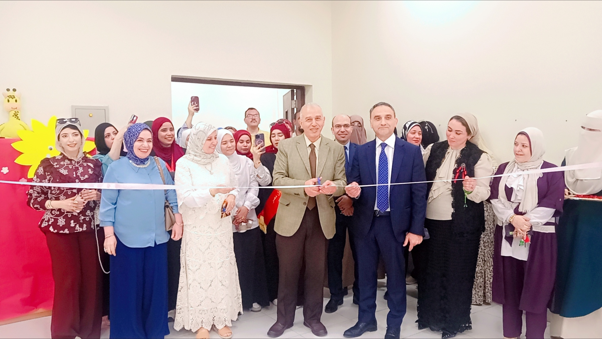 افتتاح معرض " طفولة مبدعة " بكلية التربية للطفولة المبكرة ضمن فعاليات الأسبوع البيئي 