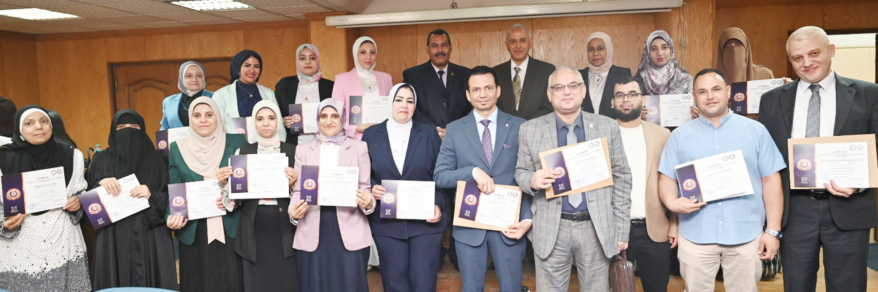 رئيس جامعة الفيوم يشهد حفل تكريم المدربين المعتمدين من المجلس الأعلى للجامعات