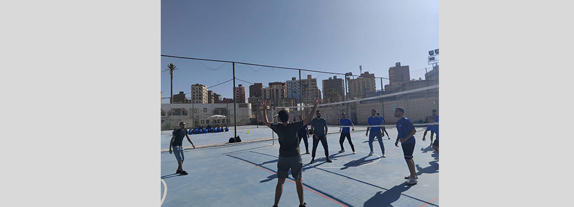   مشاركة كلية طب الأسنان على مستوى الحامعة بمبارة الكرة الطائرة