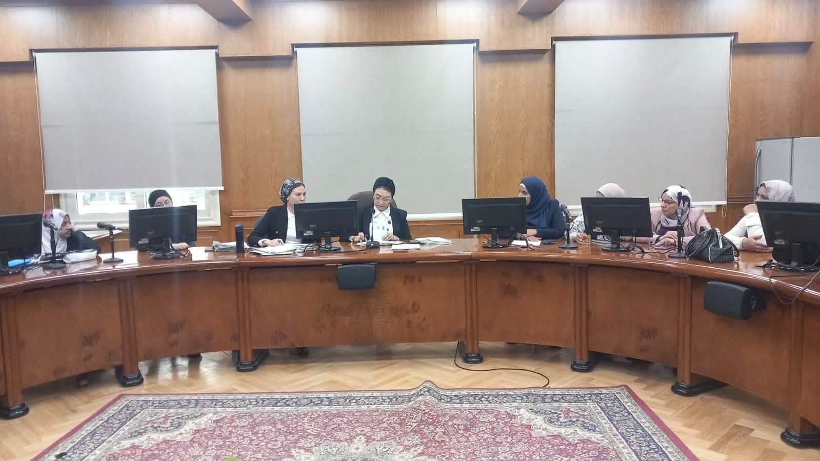 اجتماع مجلس الكلية بجلسته رقم ١٧٧ المنعقدة بتاريخ ١٢ / ١٠ / ٢٠٢٦م