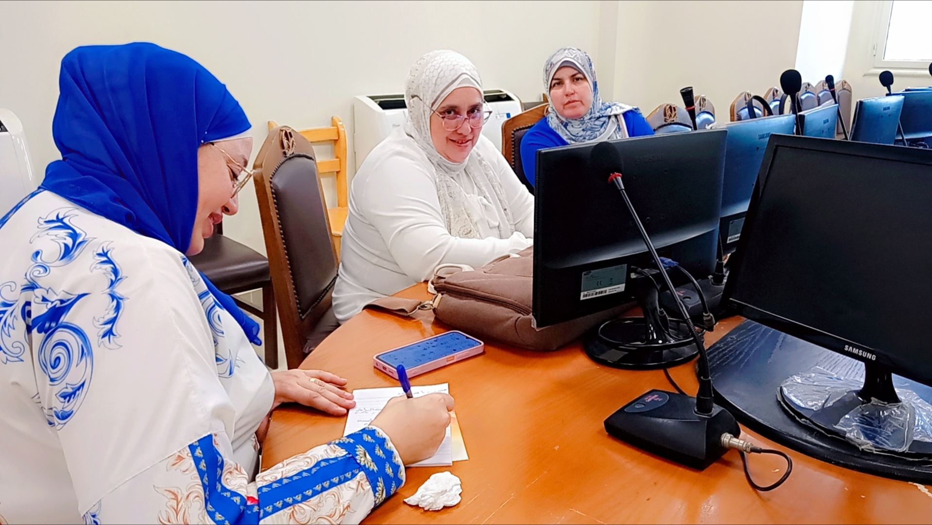 اجتماع لجنة العلاقات الثقافية لشهر أكتوبر للعام الجامعي 2026 - 2027
